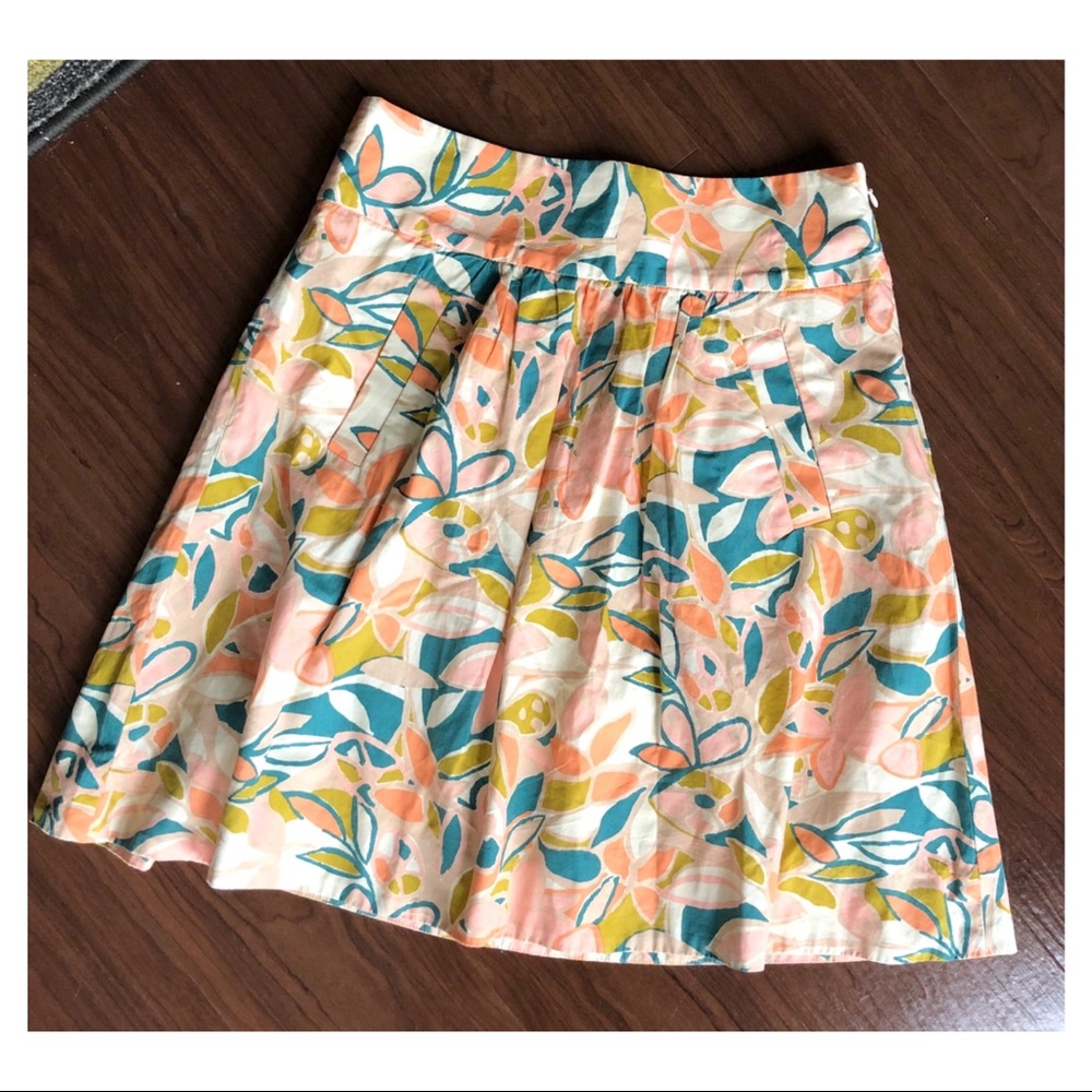 J. Crew // Size 0 // Floral Skirt with Pockets!